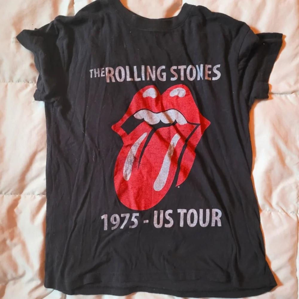 $10 off $60 ⭐️ Rolling stones 1975 U.S tour shirt - Picture 1 of 3